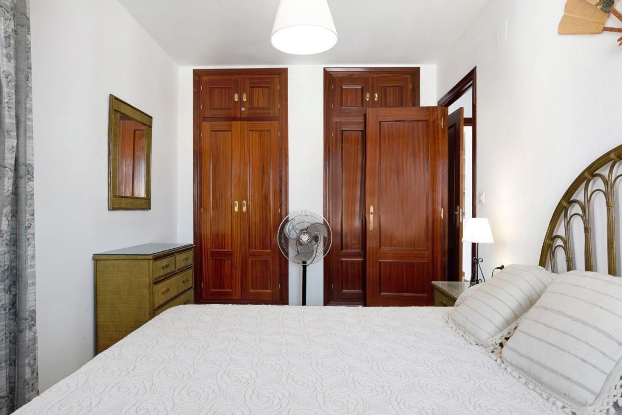 Apartamento Mercedes โกนิล เด ลาฟรอนเตรา ภายนอก รูปภาพ